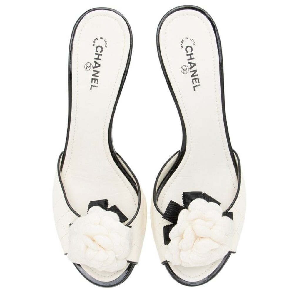 Chanel Vintage Quilted Leather Camellia Mules - Size 9 / 39 - Picture 4 of 7